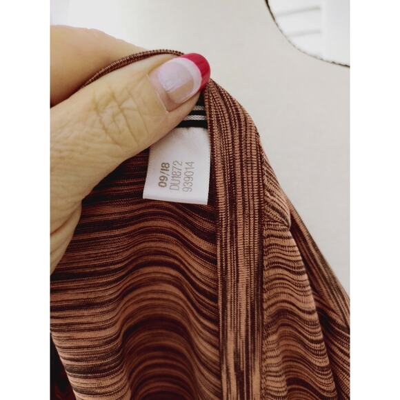 Adidas Climate Top T Shirt Women's Size Medium With Slits Heathered Peach - Picture 9 of 9